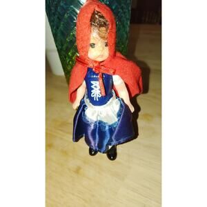 2010 MADAME ALEXANDER LITTLE RED RIDING HOOD DOLL MCDONALDS (DL1)